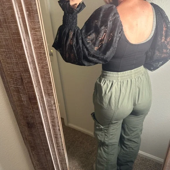 Urban Outfitters Lace Cropped Long Sleeve - Picture 2 of 3